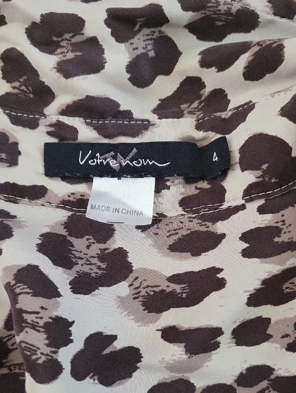 Free 100% Silk Blouse Size 4 - Picture 2 of 8